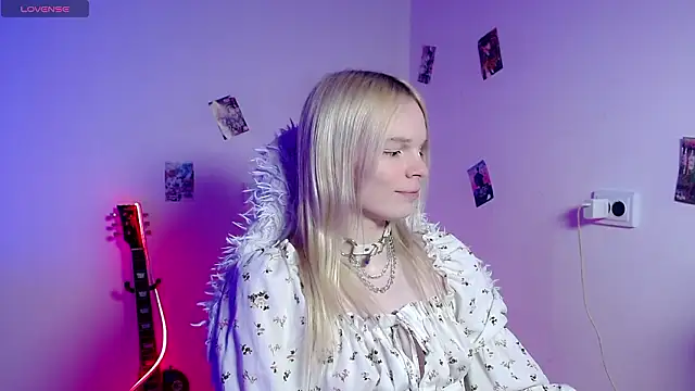Snapshot of Emily_Nyaffee chatting on March 24, 2026, 10:48 am Emily Nyaffee online show from March 24, 2026, 10:48 am