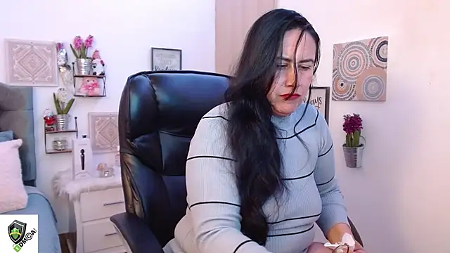 Snapshot of amalia_brunette chatting on January 4, 2025, 11:27 pm amalia brunette online show from January 4, 2025, 11:27 pm