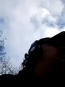 porkorossy online show from March 22, 2025, 5:52 pm