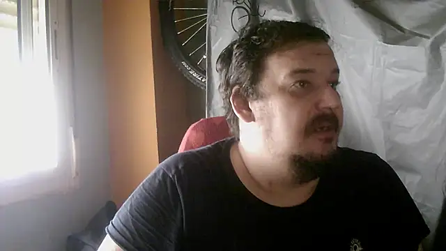 porkorossy online show from October 17, 2025, 8:06 am