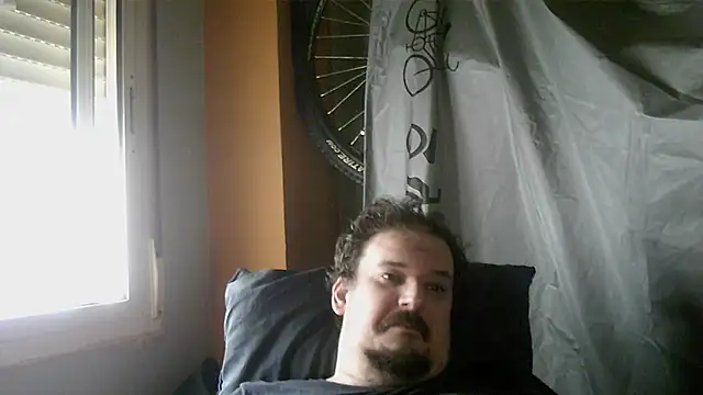 porkorossy online show from October 18, 2025, 7:43 am