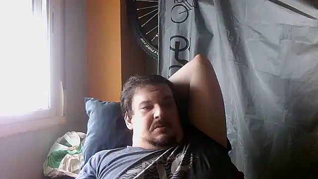 porkorossy online show from November 16, 2025, 8:52 am