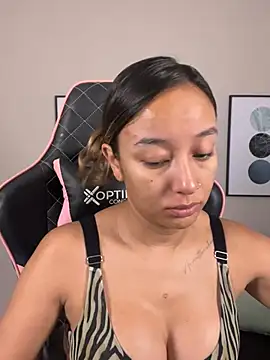 Snapshot of DianaHopson chatting on March 16, 2025, 10:55 am DianaHopson online show from March 16, 2025, 10:55 am