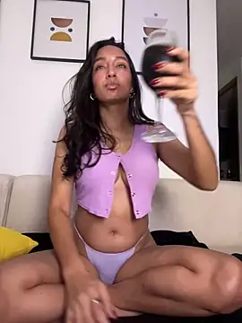 DianaHopson online show from February 5, 2026, 6:59 pm