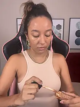 Snapshot of DianaHopson chatting on March 19, 2025, 11:17 am DianaHopson online show from March 19, 2025, 11:17 am