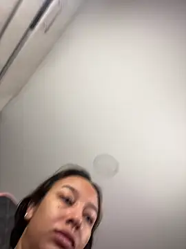 Snapshot of DianaHopson chatting on December 4, 2025, 11:09 am DianaHopson online show from December 4, 2025, 11:09 am