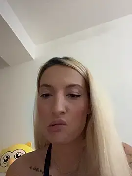 Snapshot of Ella_Charm chatting on September 27, 2025, 4:35 pm Ella Charm online show from September 27, 2025, 4:35 pm