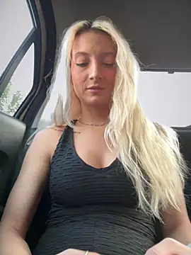 Snapshot of Ella_Charm chatting on September 13, 2025, 4:07 pm Ella Charm online show from September 13, 2025, 4:07 pm