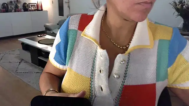 sarametisse26 online show from December 18, 2024, 7:15 am