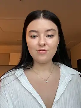 Angela Fosterr online show from September 23, 2025, 9:05 am