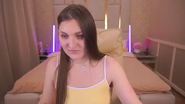 Snapshot of EmmyCharmm chatting on March 18, 2025, 9:45 am EmmyCharmm online show from March 18, 2025, 9:45 am