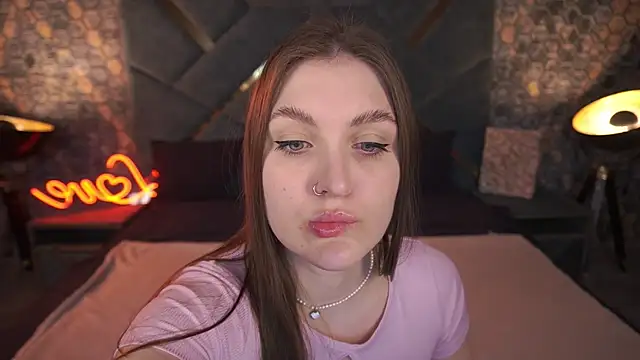 Snapshot of EmmyCharmm chatting on October 2, 2025, 5:55 am EmmyCharmm online show from October 2, 2025, 5:55 am