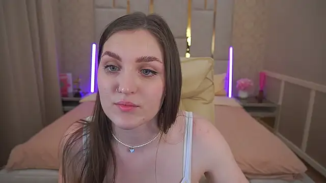 Snapshot of EmmyCharmm chatting on March 19, 2025, 8:12 am EmmyCharmm online show from March 19, 2025, 8:12 am