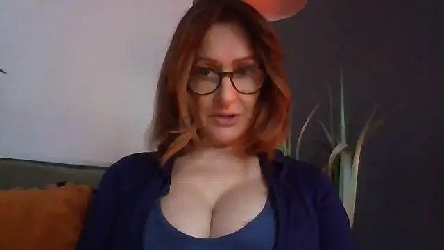 Princessviaa online show from February 12, 2026, 10:04 am