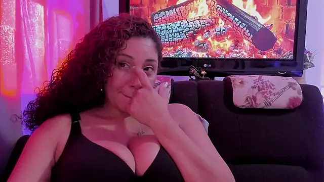 Snapshot of ana_sweet2 chatting on February 4, 2026, 10:05 pm ana sweet2 online show from February 4, 2026, 10:05 pm