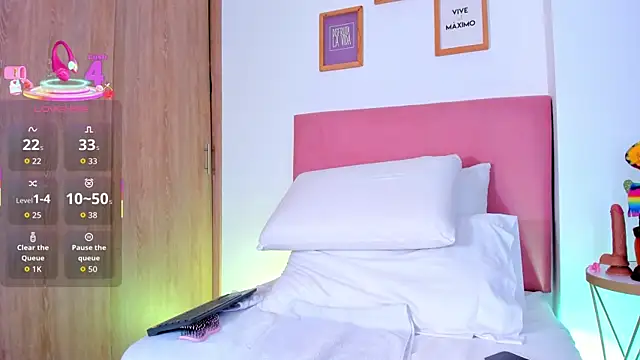 Snapshot of samantha_x_s chatting on October 21, 2025, 8:30 pm samantha x s online show from October 21, 2025, 8:30 pm