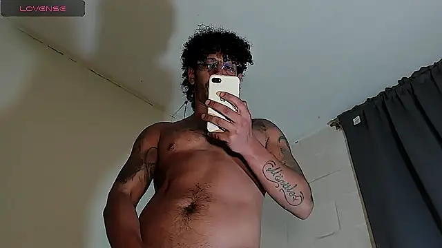 Snapshot of FuckHardlove chatting on October 22, 2025, 4:12 am FuckHardlove online show from October 22, 2025, 4:12 am