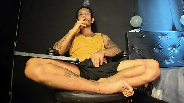 FuckHardlove online show from June 4, 2026, 4:00 pm
