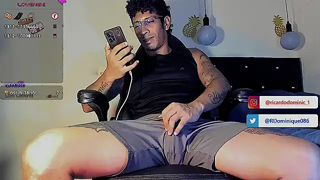 Snapshot of FuckHardlove chatting on March 7, 2025, 4:57 am FuckHardlove online show from March 7, 2025, 4:57 am