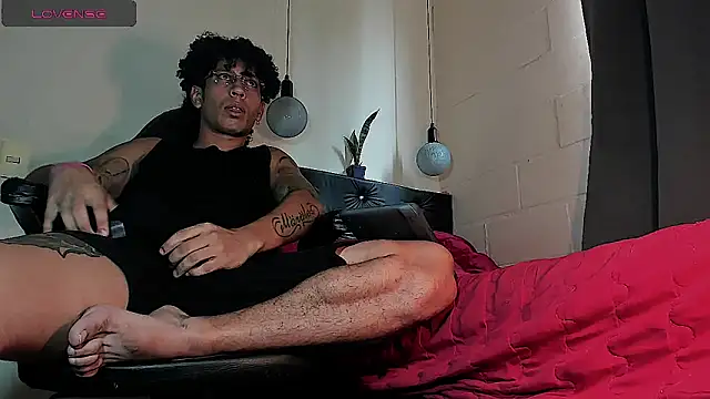 Snapshot of FuckHardlove chatting on September 28, 2025, 6:37 pm FuckHardlove online show from September 28, 2025, 6:37 pm