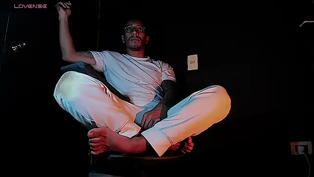 Snapshot of FuckHardlove chatting on January 6, 2026, 4:44 pm FuckHardlove online show from January 6, 2026, 4:44 pm