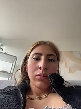 Snapshot of Ameellie chatting on July 10, 2026, 3:12 pm Ameellie online show from July 10, 2026, 3:12 pm