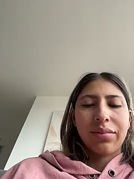 Ameellie online show from February 15, 2026, 4:39 pm