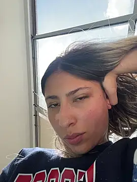 Ameellie online show from April 3, 2026, 2:23 pm