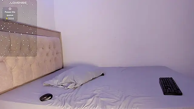 Letizia West  online show from September 24, 2025, 6:31 am