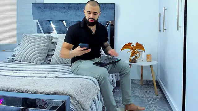 Snapshot of Zack_Froone chatting on February 16, 2026, 1:54 pm Zack Froone online show from February 16, 2026, 1:54 pm