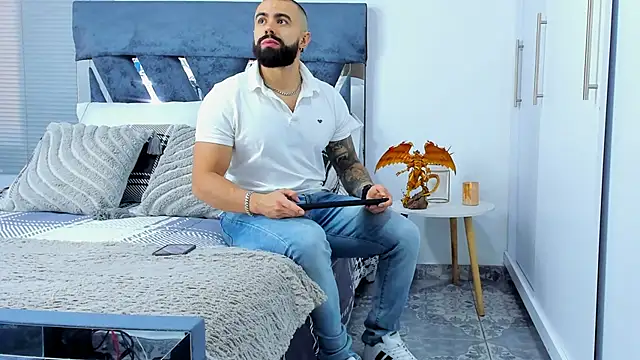 Snapshot of Zack_Froone chatting on February 14, 2026, 2:39 pm Zack Froone online show from February 14, 2026, 2:39 pm