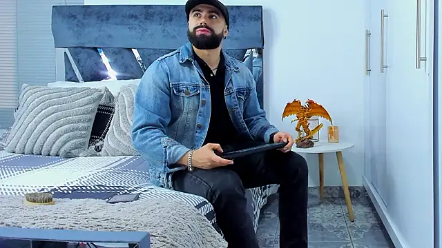 Snapshot of Zack_Froone chatting on February 18, 2026, 12:56 pm Zack Froone online show from February 18, 2026, 12:56 pm