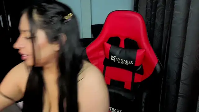 charlotee lovee69 online show from November 24, 2025, 11:21 am