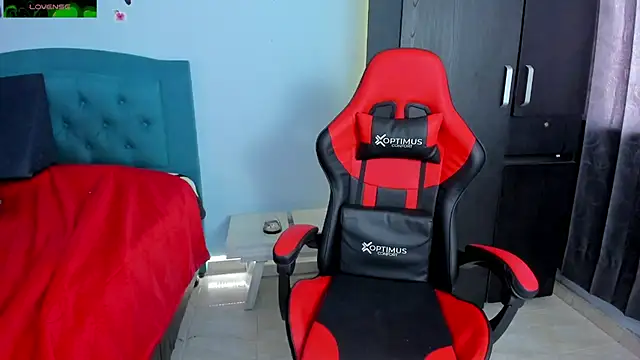 charlotee lovee69 online show from February 20, 2025, 8:47 pm