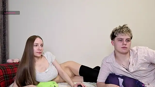 Emily and Ilumi online show from April 21, 2026, 7:20 pm