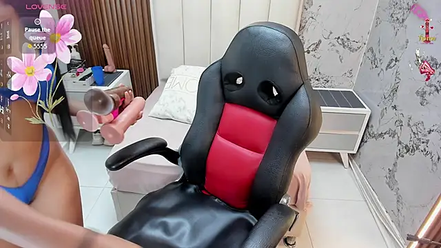 Snapshot of MILEY_JOAS2 chatting on February 19, 2026, 7:33 pm MILEY JOAS2 online show from February 19, 2026, 7:33 pm