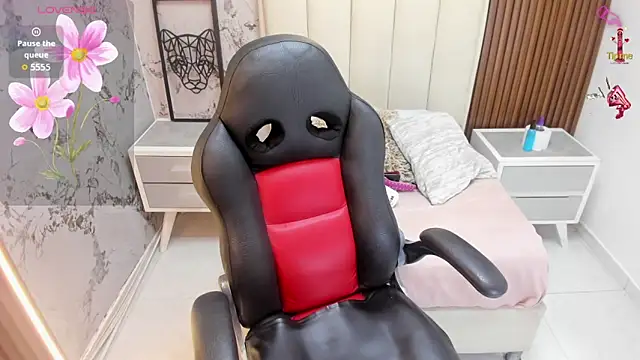 Snapshot of MILEY_JOAS2 chatting on January 15, 2026, 7:28 pm MILEY JOAS2 online show from January 15, 2026, 7:28 pm