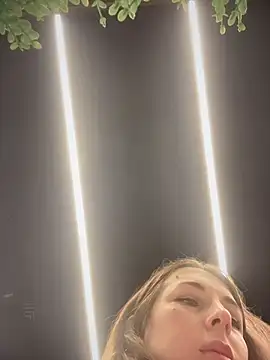 Snapshot of MommmyYummy chatting on February 13, 2026, 2:39 pm MommmyYummy online show from February 13, 2026, 2:39 pm