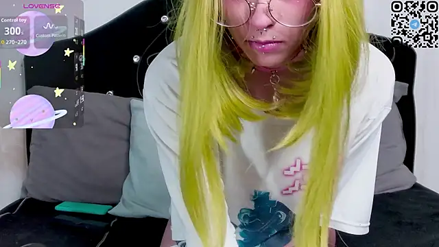 Snapshot of nonawhitemm chatting on October 19, 2025, 1:41 am nonawhitemm online show from October 19, 2025, 1:41 am