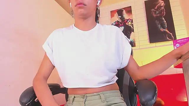 Snapshot of Alahia_Rodriguez chatting on November 11, 2025, 12:33 pm Alahia Rodriguez online show from November 11, 2025, 12:33 pm