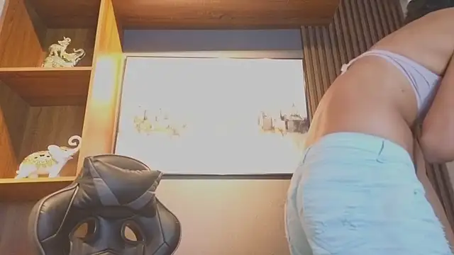 Alahia Rodriguez online show from March 25, 2026, 1:10 pm