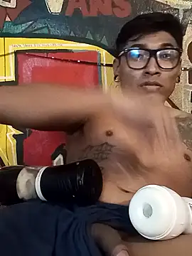 Tonyada18 online show from October 1, 2025, 8:13 pm