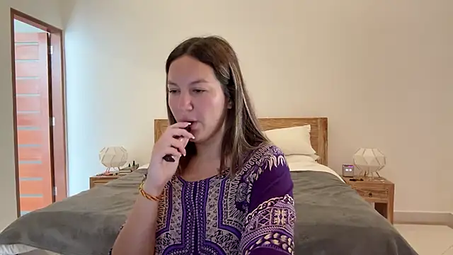 Nelly Fischer online show from September 23, 2025, 2:40 am