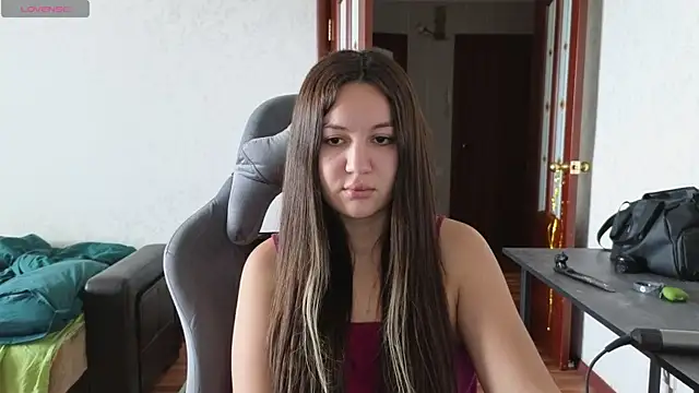 Nelly Fischer online show from March 6, 2025, 7:58 am