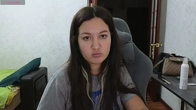 Nelly Fischer online show from March 11, 2025, 6:08 pm