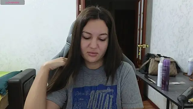 Nelly Fischer online show from March 9, 2025, 5:28 pm