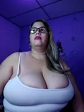 EllisW8 online show from December 5, 2025, 12:04 pm