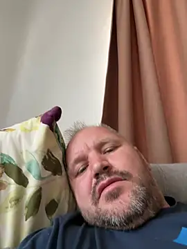 Snapshot of Aronn4 chatting on July 28, 2026, 11:17 am Aronn4 online show from July 28, 2026, 11:17 am