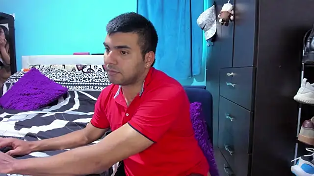 2ScarletandRyan8 online show from May 26, 2026, 3:21 pm