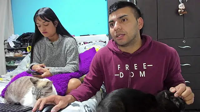 Snapshot of 2ScarletandRyan8 chatting on February 18, 2026, 10:01 am 2ScarletandRyan8 online show from February 18, 2026, 10:01 am